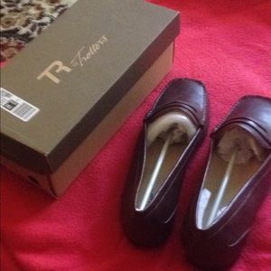 Loafers style shoe